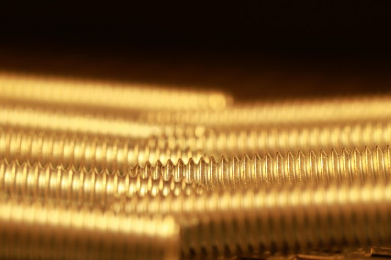 Messing-Gewindestangen mit fein ausgeprägtem Gewinde